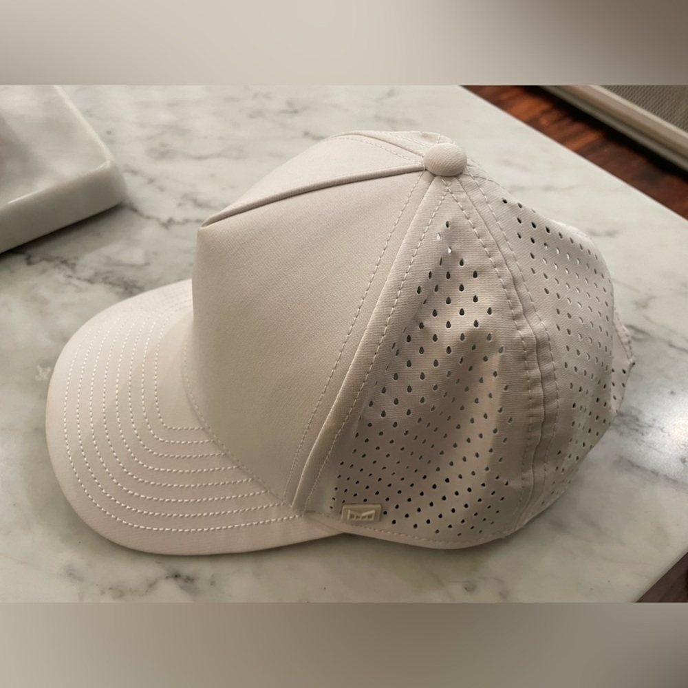 Melin Brand Odyssey Hydro white cap new